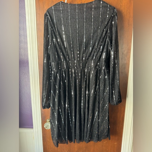 SHEIN Black Sequin Long Sleeve Dress - Picture 4 of 5
